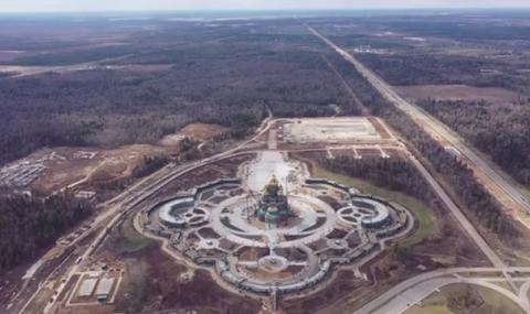Русия строи гигантска църква с мозайки на Путин и Сталин (ВИДЕО+СНИМКИ) - 1