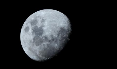 Хокинг: До 30 години трябва да колонизираме Луната - 1