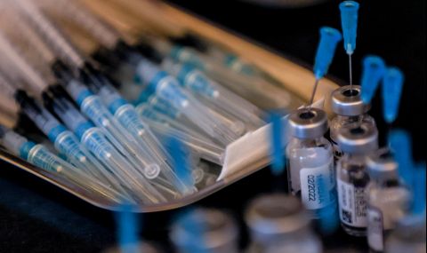 САЩ съкратиха срока за поставяне на бустерна доза от ваксината на "Модерна" - 1