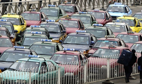 Всички таксита в Пекин стават електрически - 1