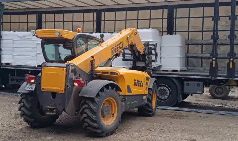 Първият тир с питейна вода от Държавния резерв пристигна в Свети Влас - 1