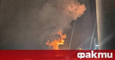 Един от цивилните плавателни съдове в пристанището на Новоросийск е