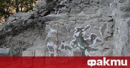 Археолози откриха части от стенописи при разкопки край Твърдица съобщиха
