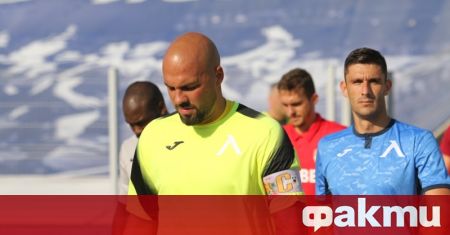 Националният вратар Николай Михайлов ще започне тренировки с Левски, съобщава