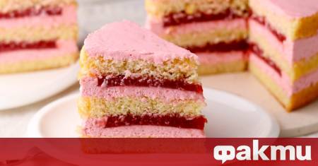 Необходими продукти 4 яйца 225 г захар 225 г брашно