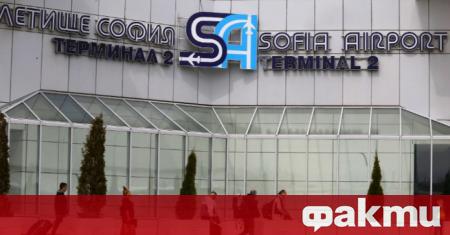 Двама мъже са задържани на летище София при опит да