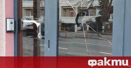 Неизвестно лице е извършило нападение над българското посолство в Скопие