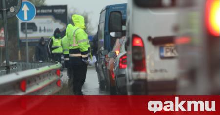 Километрични са опашките от автомобили чакащи да влязат в София