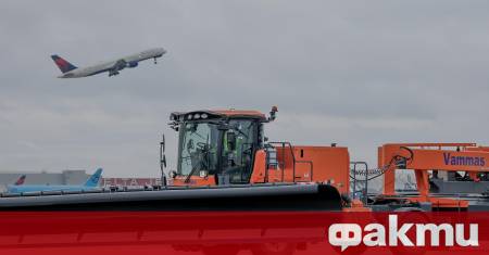 Хората в САЩ се подготвят зимни бури които явно ще