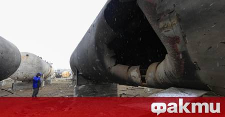 Украински дронове са нанесли удари по петролна помпена станция в