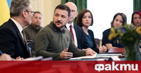 В обръщение към украинските дипломати президентът на Украйна Володимир Зеленски