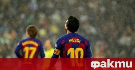 Капитанът на Барселона Лионел Меси лекува десния си глезен от
