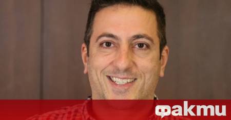 Актьорът Росен Белов който заедно с д р Станимир Хасърджиев гръцки