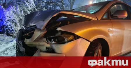 Три коли и автобус на градския транспорт се сблъскаха в