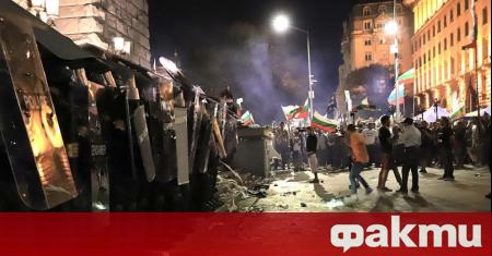 В 56 ата протестна вечер в София демонстриращи отново са се
