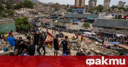 Четирима венецуелски полицаи са арестувани за грабеж в район силно