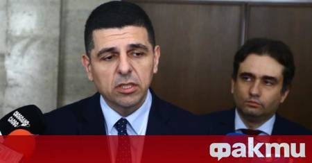 И днес б р четвъртък хората излязоха Отново са хиляди