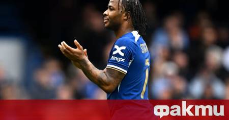 Челси възнамерява да се раздели с халфа Рахим Стърлинг през