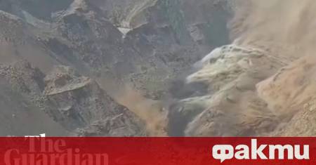 Спасители са извадили телата на четирима души а трима други