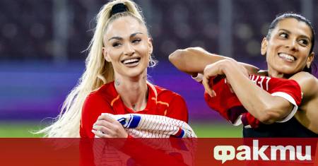 Майката на считаната за най красива и секси футболистка в