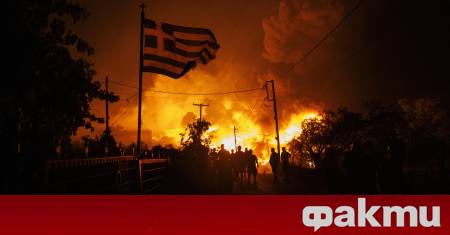 Токсичен облак покрива Солун след като цяла нощ пожарникари се