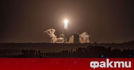 Китайският космически кораб се подготвя за кацане на Луната, съобщи