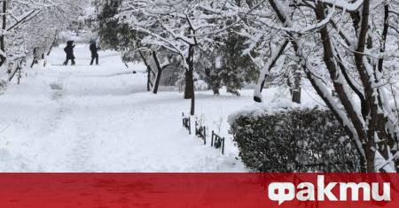 670 снегопочистващи машини обработват настилките по републиканските пътища Трасетата се