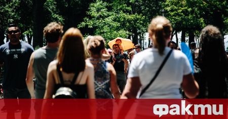 Гореща вълна доведе до издаване на предупреждения за опасност за