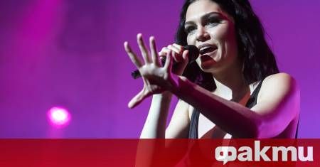 Джеси Джей се завърна на сцената за първи път след