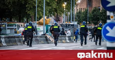 Петнадесет души бяха арестувани днес в Нидерландия по подозрение че