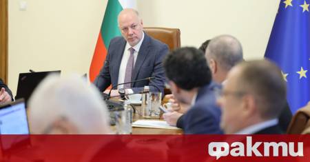 Без изказване на министър председателя в оставка Росен Желязков започна