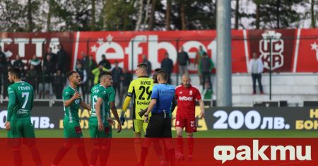 Берое триумфира с 1 0 над Локомотив Пловдив за да си