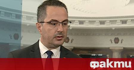 Ние сме опозиция и се борим по всякакъв начин това