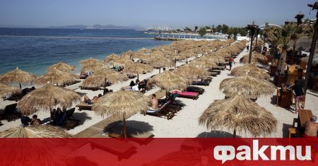 Правителството в Гърция обяви че ще отвори страната за туристи
