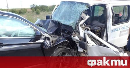 Шофьор загина при челен сблъсък между два автомобила на пътя