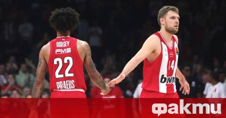 Националът Александър Везенков и Олимпиакос постигнаха девета поредна победа в