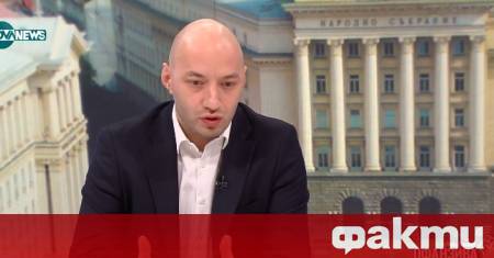 Президентът Румен Радев е основният политически печеливш от подадената оставка