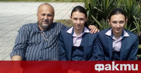 Група роми нападат и блъскат бащата на талантливите близнаци Хасан