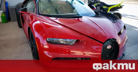 На онлайн търга Copart червено -черен Bugatti Chiron, произведен през