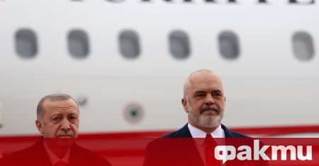 Турският държавен глава посети Албания съобщи агенция Анадола Самолетът на Реджеп