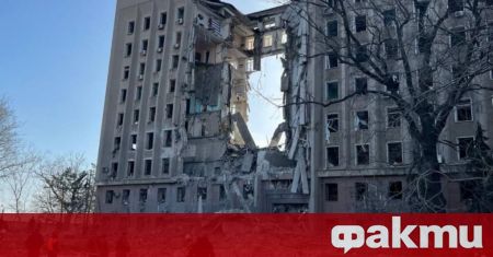 Руски обстрел разцепи сградата на Николаевската областна военна администрация Това