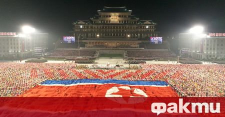 Северна Корея организира парад за да отбележи годишнина от основаването