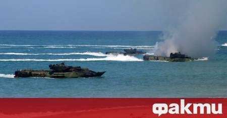 Човек зад борда сблъскване на кораби в продължение на пет