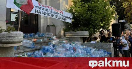 Жители на Плевен провеждат поредно протестно автошествие срещу безводието Автошествието тръгна