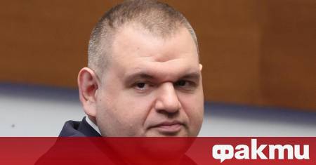 Не трябва да си затваряме очите Не трябва сляпо да