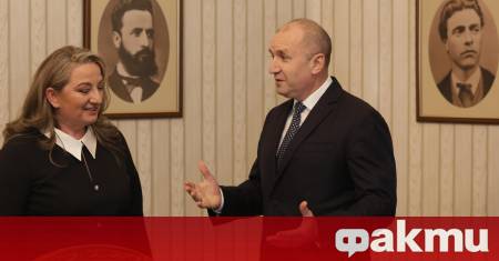 Заместник председателят на парламентарната група на ГЕРБ СДС Деница Сачева дойде на