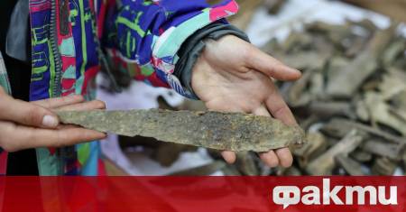 Археолози са открили над 50 древни погребения в гробния комплекс