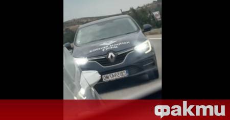 Служебен автомобил на Националната агенция за приходите НАП е заснет