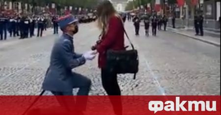Френски войник направи предложение за женитба на приятелката си на