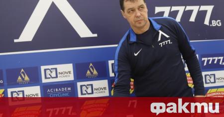 Раздялата с треньора Петър Хубчев създава големи проблеми на Левски